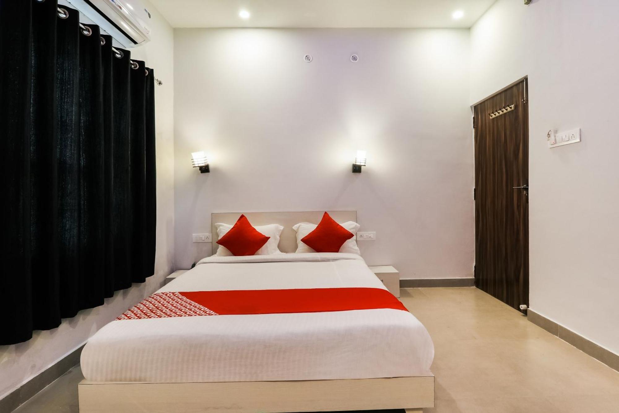 FabHotel SR Inn Chinhat Eksteriør billede